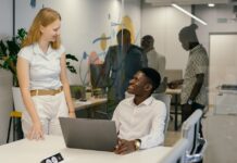 Welk effect kan samenwerken met andere marktpartijen op lange termijn hebben op uw vermogen om te innoveren en concurrentievoordeel te behouden binnen zakelijke heuvelrug?