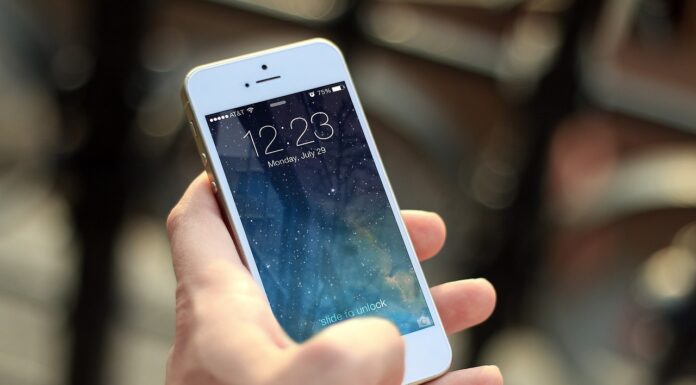 Telefoonhouder & Screenprotector: Fiets Veilig met Je Smartphone!